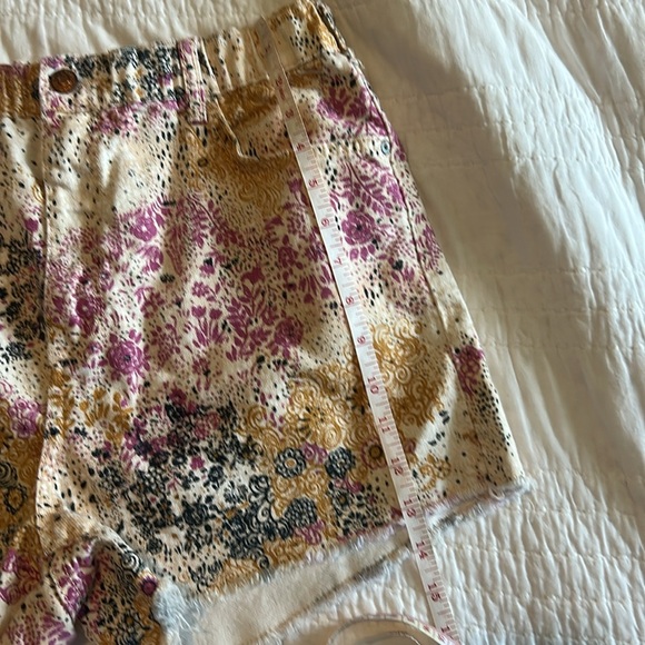 Anthropologie Pilcro Floral Scrunchy Shorts Denim Boho Medium - Picture 12 of 13